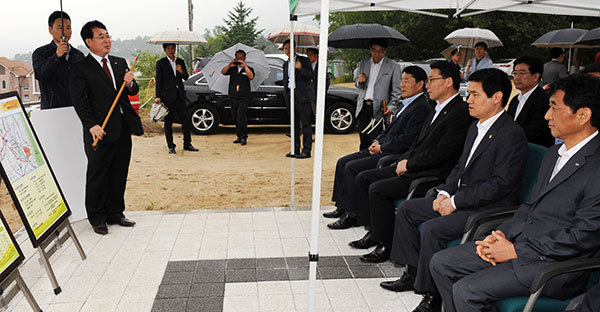 강원혁신도시사업 도시가스 미공급 민원현장 방문한 이성보 위원장