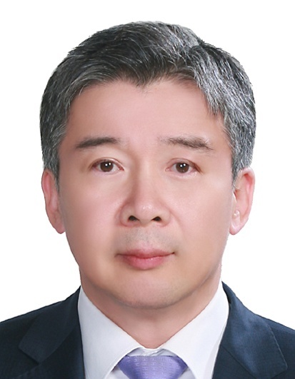 유철환 증명사진