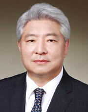 국민권익위원회 김홍일 위원장 증명사진